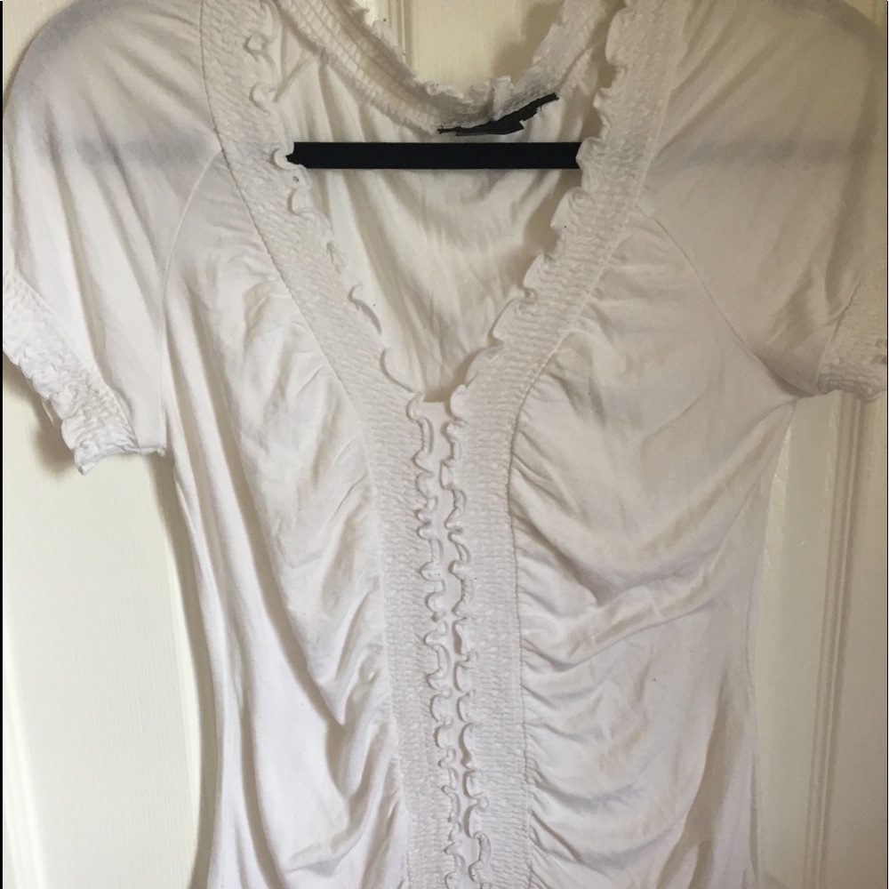 👚BCBGMAXAZRIA White ruffle top